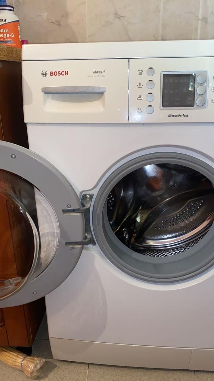 Стиральная машина Bosch Maxx 5 с открытым люком — выезд мастера в Кизляре
